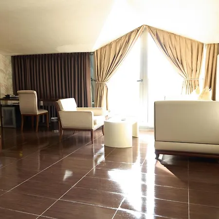 Taba Luxury And מלון